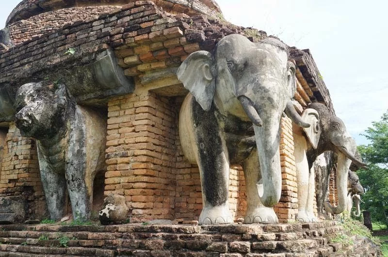 Wat Chang Lom 