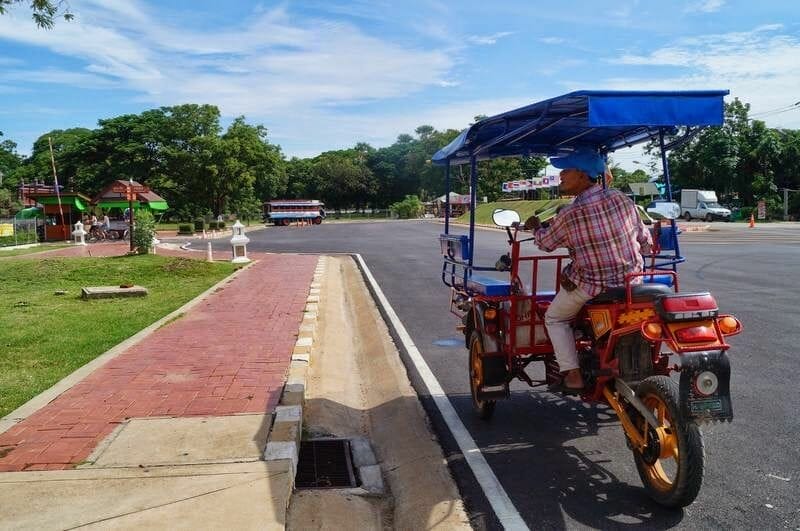 tuk tuk sukhothai