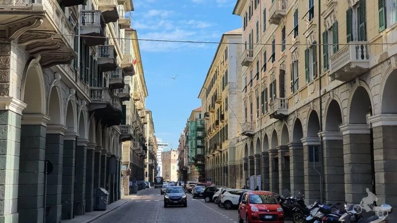 Via Paleocapa que ver en Savona en escala de crucero