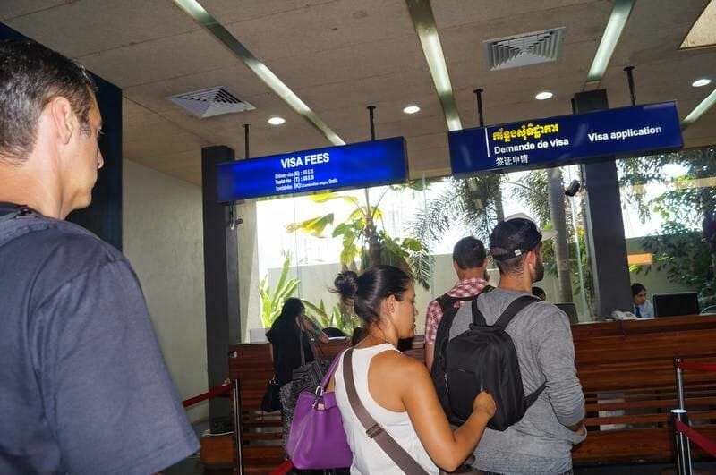 CONTROL PASAPORTES Y OBTENCIÓN DE VISADO de CAMBOYA