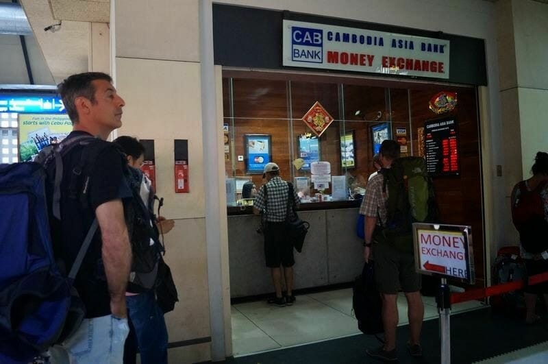 Cambiar moneda en el aeropuerto de Siem reap