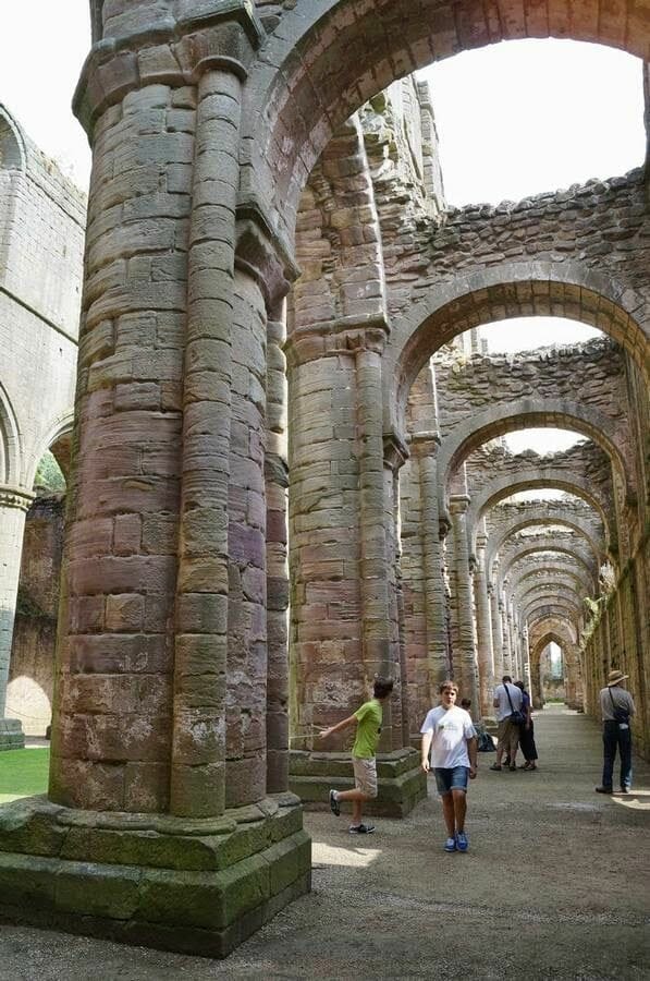 abadia fountains, fountains abbey, abadias cistercienses,cister,cister en Inglaterra, abadias inglesas, monasterios ingleses, monasterios medievales, English heritage, patrimonio humanidad