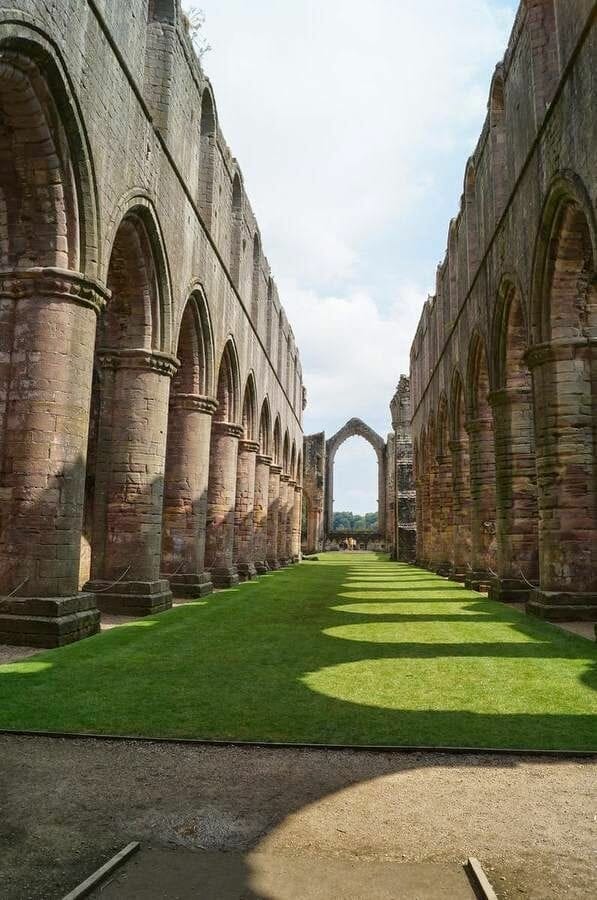 abadia fountains, fountains abbey, abadias cistercienses,cister,cister en Inglaterra, abadias inglesas, monasterios ingleses, monasterios medievales, English heritage, patrimonio humanidad