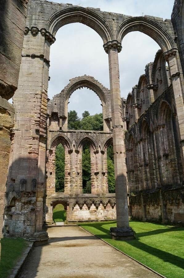 abadia fountains, fountains abbey, abadias cistercienses,cister,cister en Inglaterra, abadias inglesas, monasterios ingleses, monasterios medievales, English heritage, patrimonio humanidad