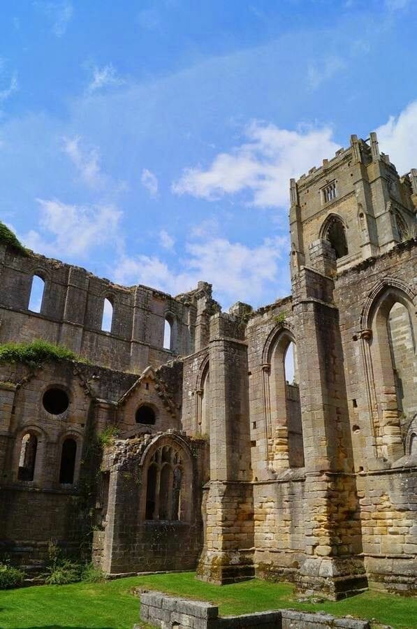 abadia fountains, fountains abbey, abadias cistercienses,cister,cister en Inglaterra, abadias inglesas, monasterios ingleses, monasterios medievales, English heritage, patrimonio humanidad