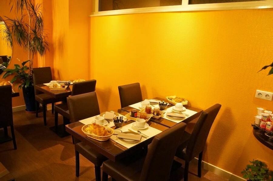 hotel Montaulbain desayuno