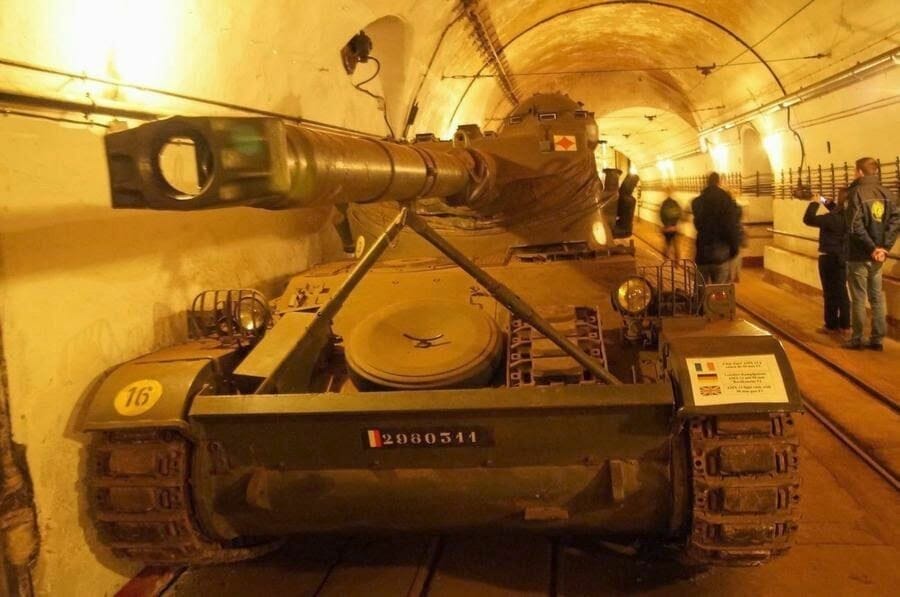 tanque dentro del fuerte hackenberg en linea maginot 