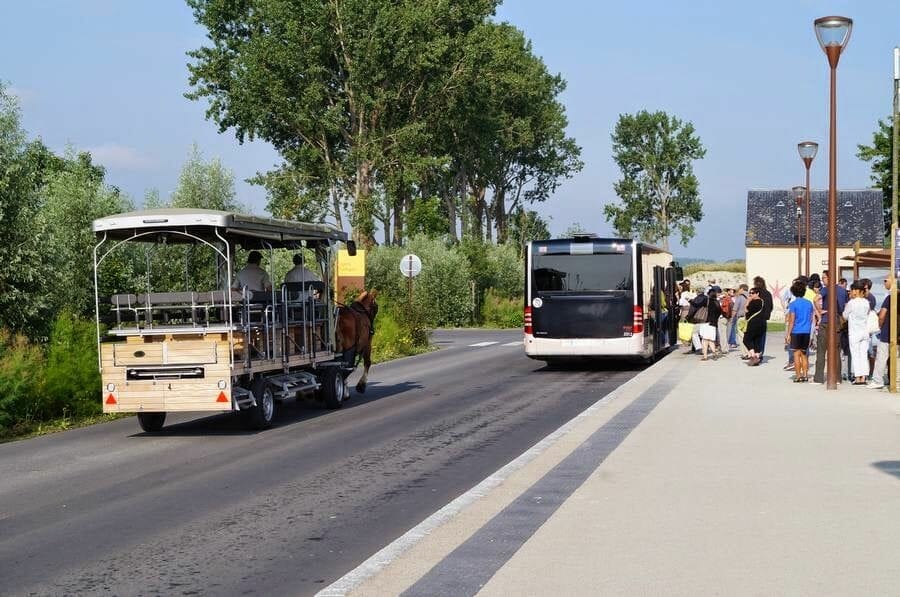 bus parking mont saint michel