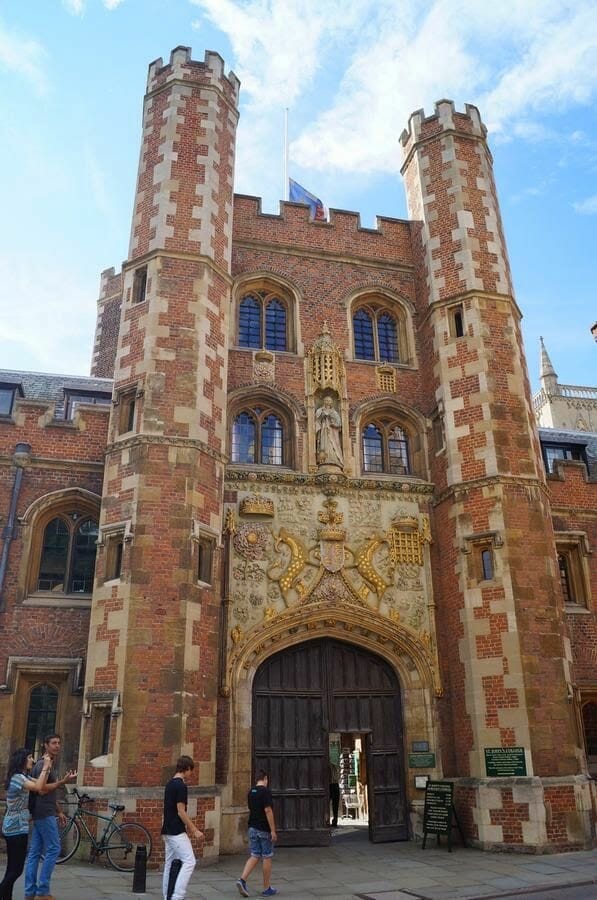 St John College