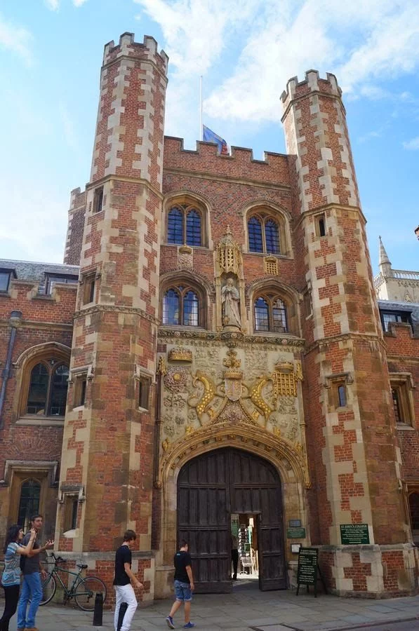 St John College