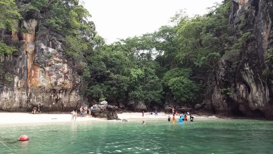 Hong islands Lading island