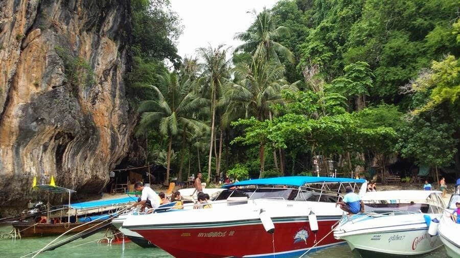 barcas Lading island