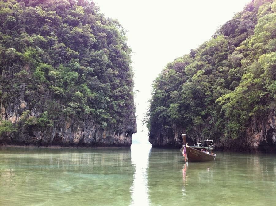 long tail Hong lagoon