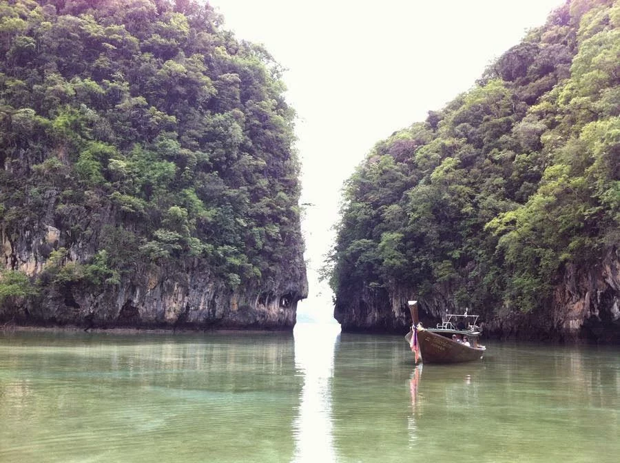 long tail Hong lagoon