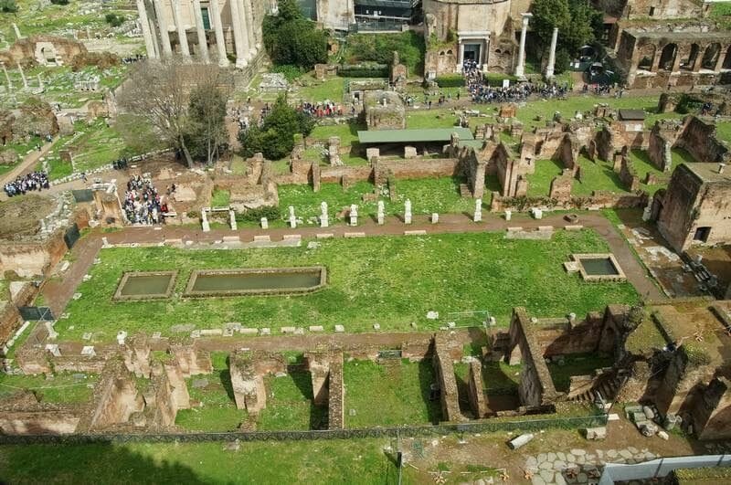foro romano Templo de Vesta y la Casa de las Vírgenes Vestales