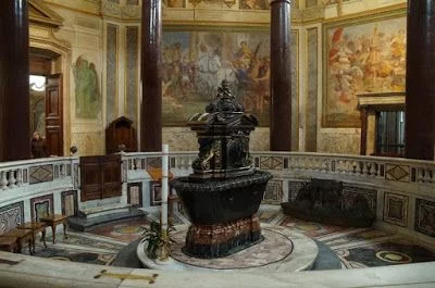 baptisterio junto a san juan letran