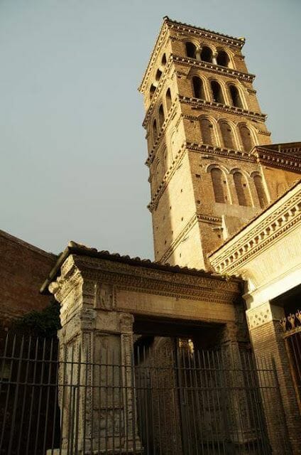  iglesia de San Jorge en Velabro post Bus turístico Roma
