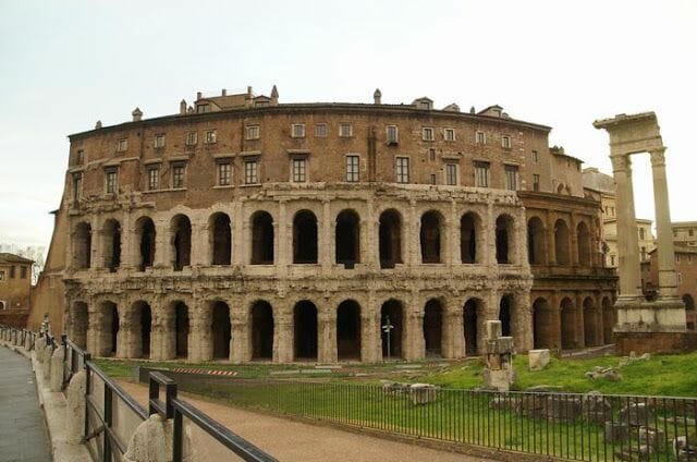 Teatro Marcello en el Bus turístico Roma