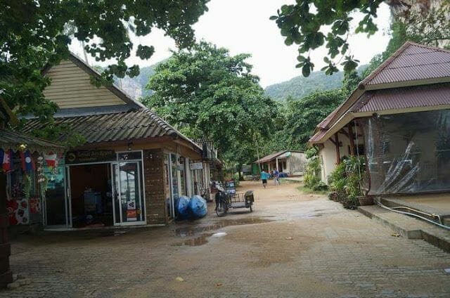 tonsai bay resort recepción