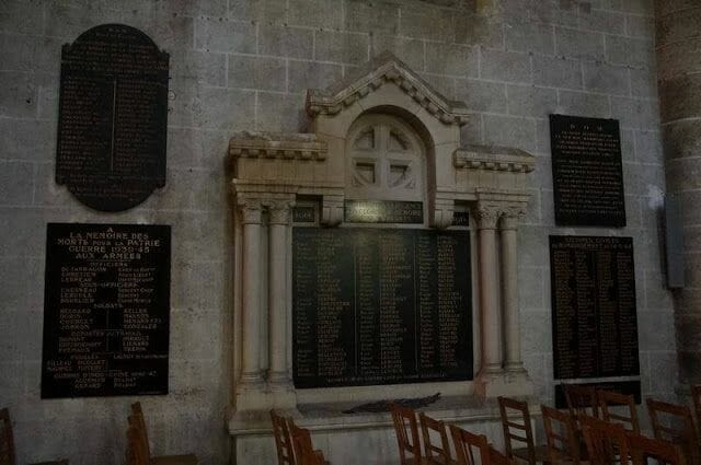 homenaje victimas primera guerra mundial abadía Notre-Dame Beaugency