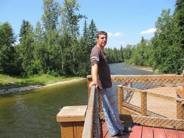 plataforma para ver salmones en Canadá