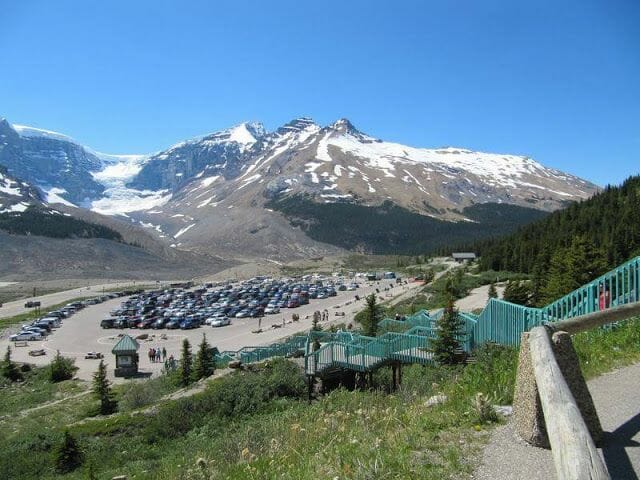 parking Columbia Icefields Discovery Center