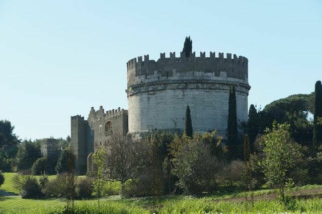  Mausoleo de Cecilia Metela