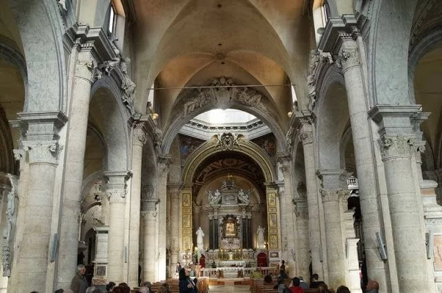 interior iglesia de Santa Maria dei popolo
