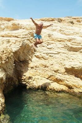 saltar a la pisina