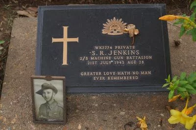 tumba cementerio de guerra de Kanchanaburi