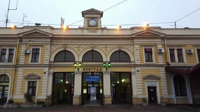 estación de tren serbia