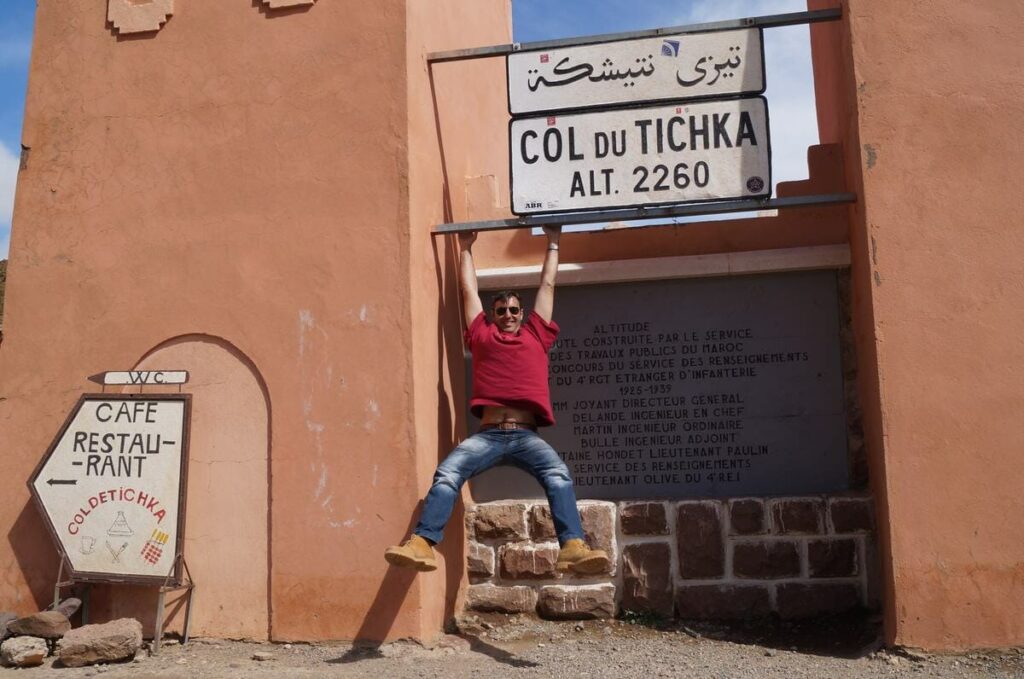 cima de la carretera que cruza el Atlas col de tichka