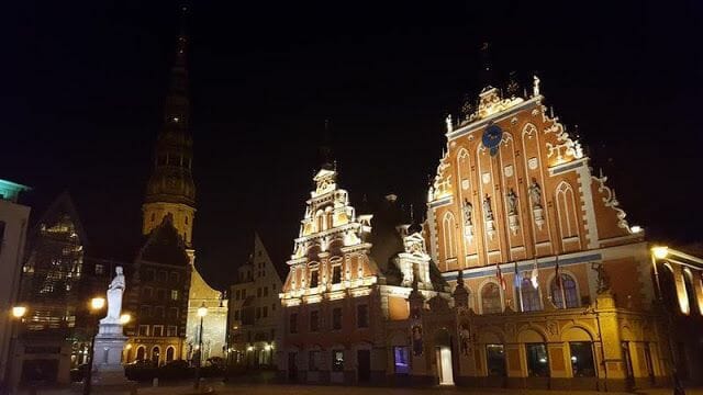 Plaza Rätslaukumssta o ayuntamiento de Riga