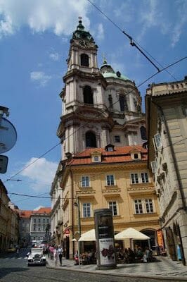 torre de la iglesia de San Nicolás de Praga