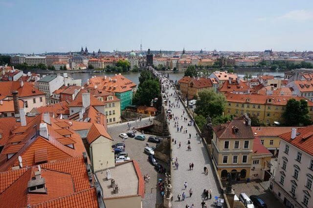 vistas puente de carlos desde Torre del Puente de Malá Strana praga