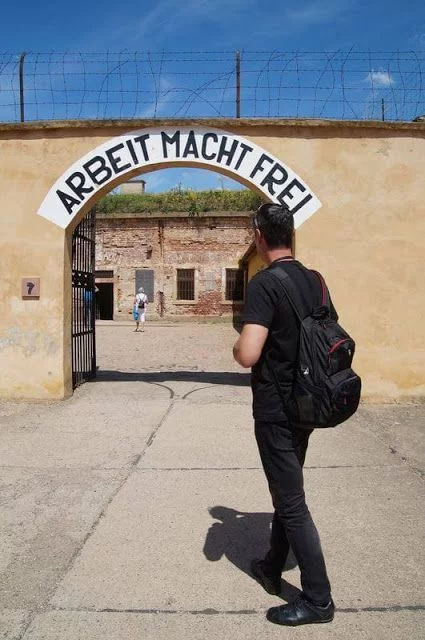 ARBEIT MACHT FREI en Terezin