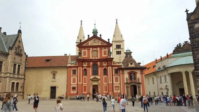 Basílica de San Jorge castillo Praga
