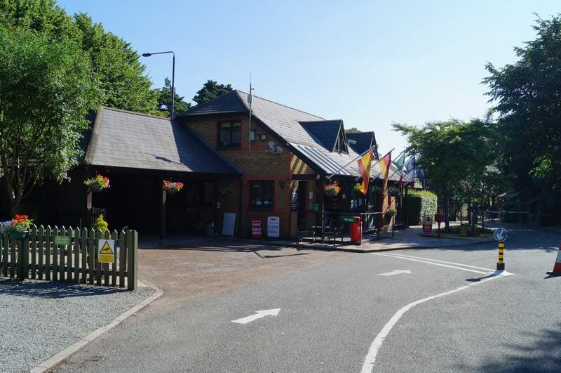 Recepción camping Crystal Palace Londres