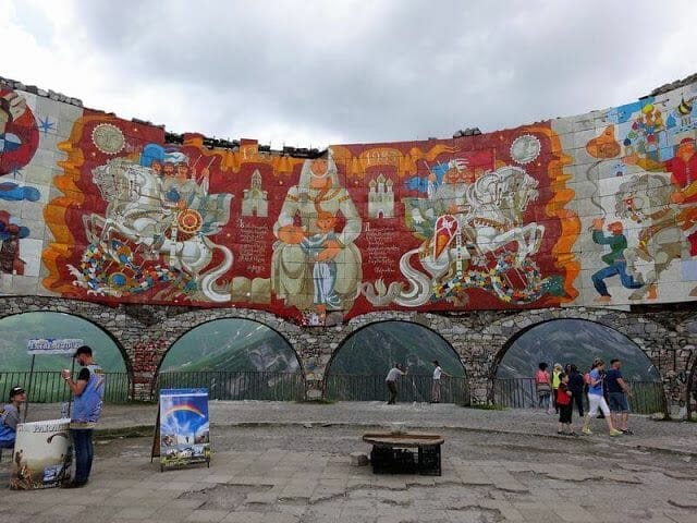 MONUMENTO DE LA AMISTAD ENTRE GEORGIA Y RUSIA