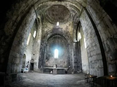 monasterio de SANAHIN por dentro