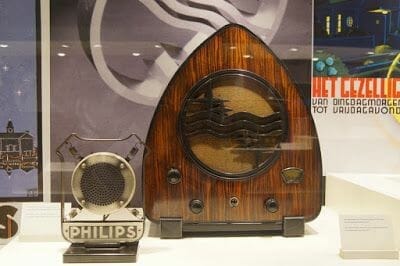 Exposiciones de radios y televisiones antiguos de Philips