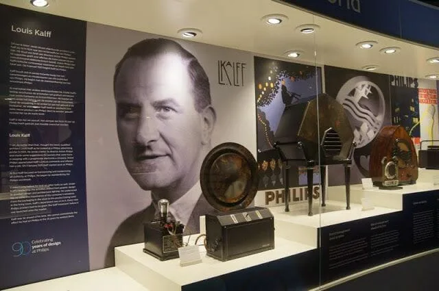 Exposiciones de radios y televisiones antiguos de Philips