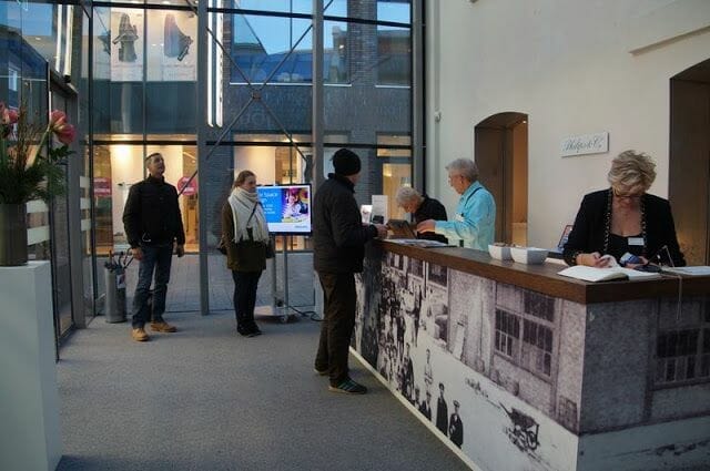ENTRADA museo Philips Eindhoven