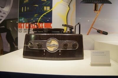 Exposiciones de radios y televisiones antiguos de Philips