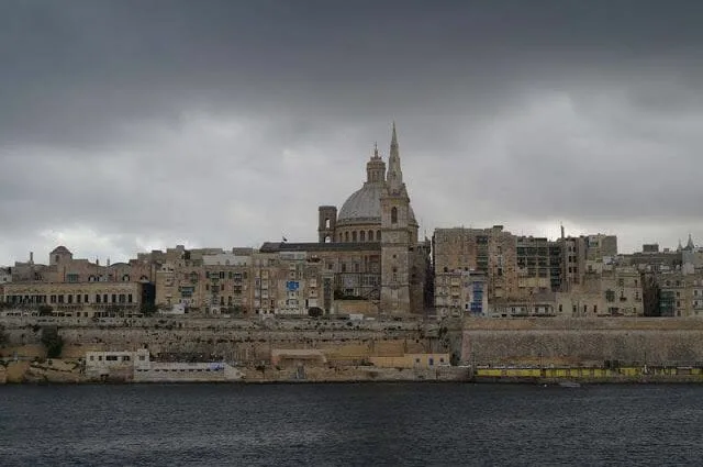 cúpula plateada de la Iglesia de los Carmelitas
