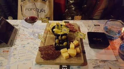cenar paseando por los canales de Ámsterdam