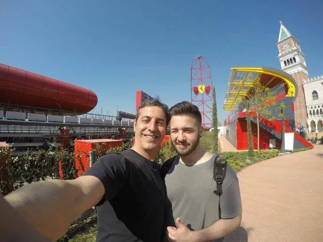 red force de ferrari land selfie