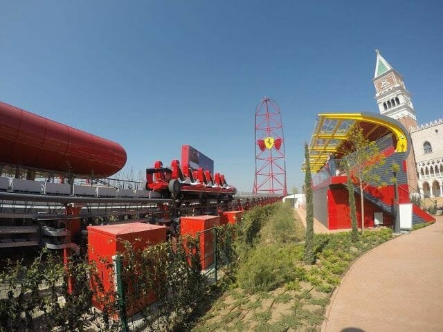 Red force de ferrari land Por Aventura