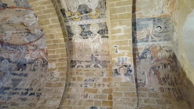 pinturas de la iglesia rupestre Santa María de Vals