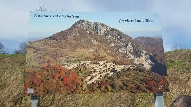 castillo de Montsegur pueblo